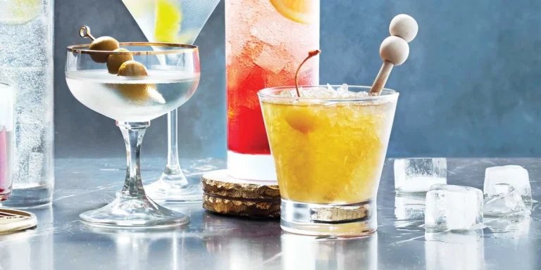 Best Holiday Cocktails for Family Gatherings
